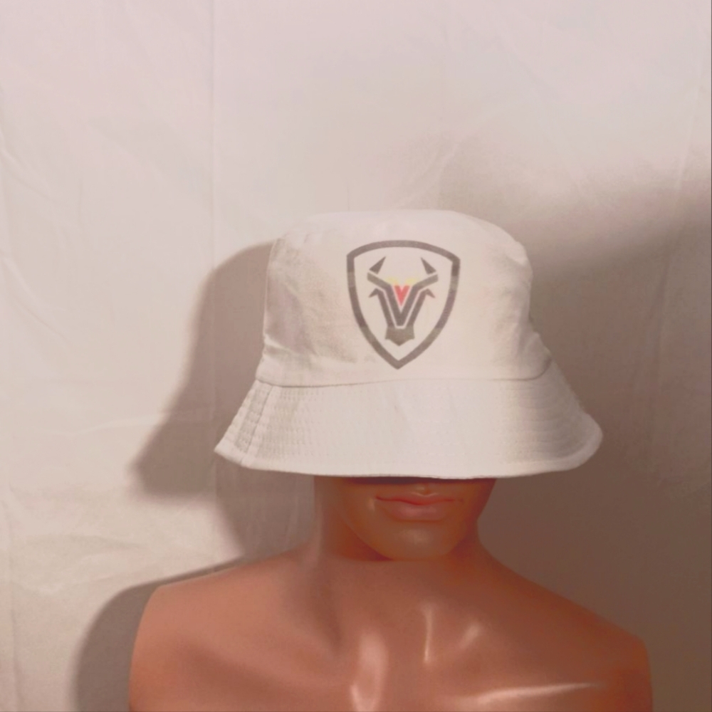 I'm selling a hat it's really nice